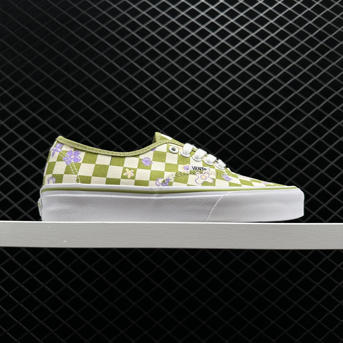 Vans Authentic Green White VN0A5KS9CCF - Stylish and Trendy Wallpaper